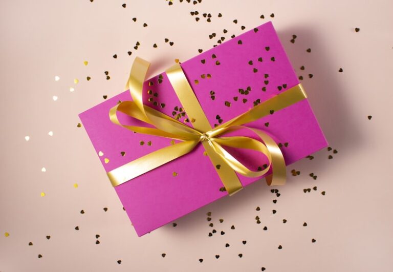 The Ultimate Holiday Gift Guide for Family, Mom & Dad