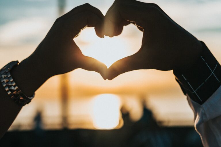 10 Relationship Patterns Every Woman Should Recognize Before It’s Too Late